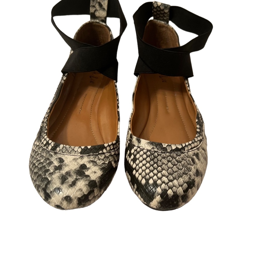 Style and Co Snakeskin Flat Shoes Size 6M NWOT